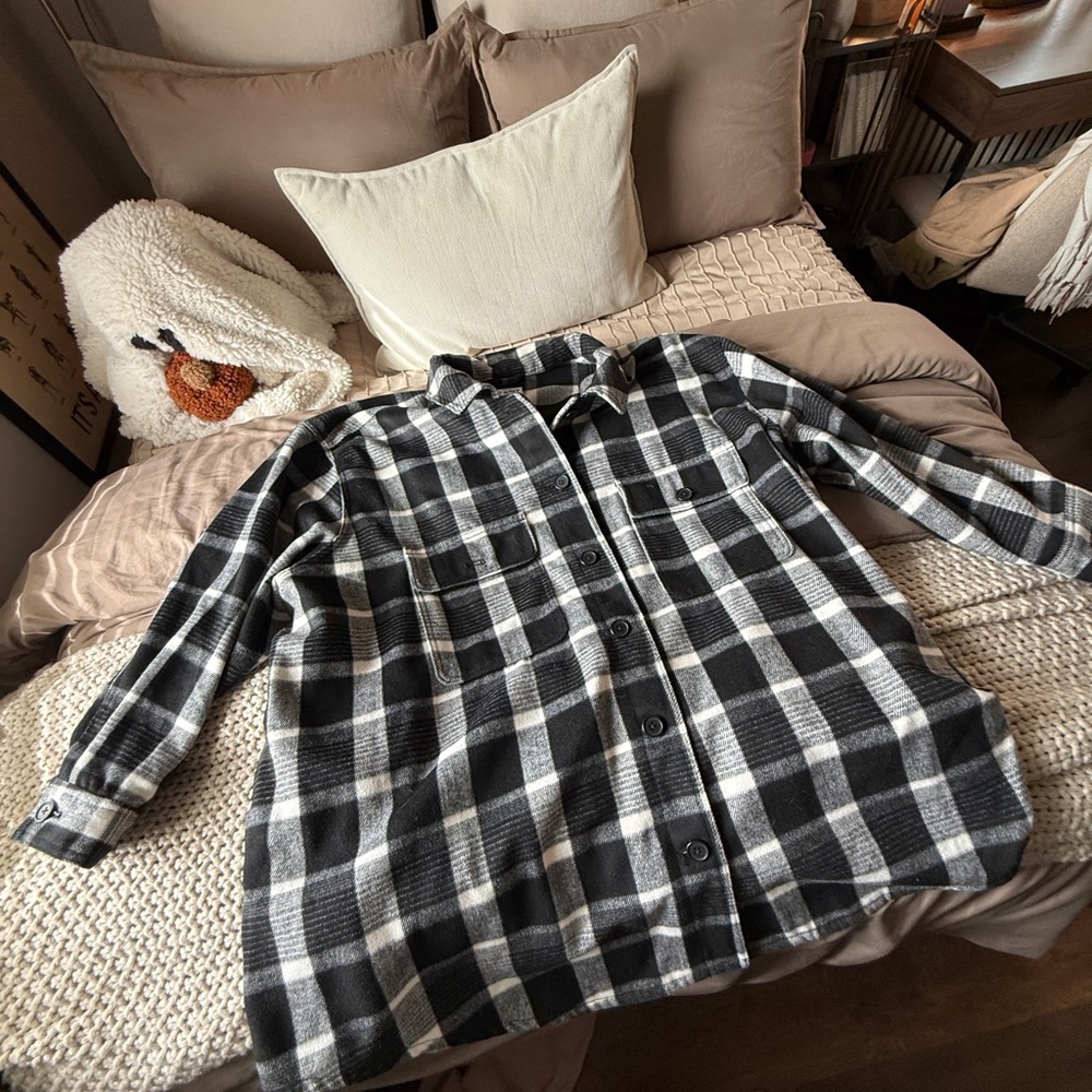 Old Navy Plaid Shacket in Black and White